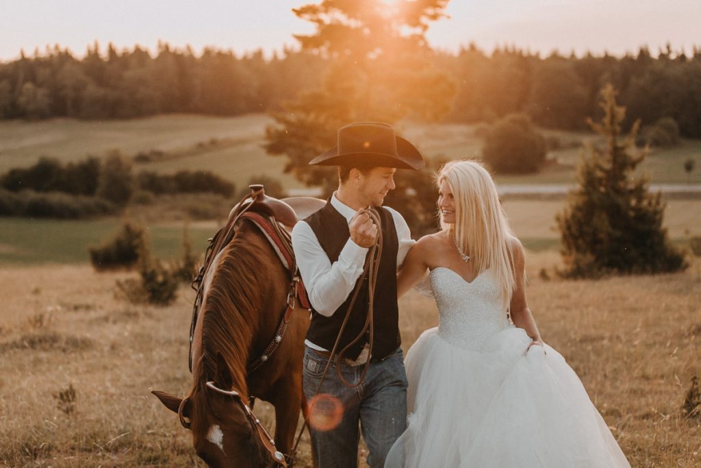 hochzeitsfotos-mit-pferden-hochzeitsfotograf-toscana-schwarzwald-after-wedding-shooting-mit-pferden
