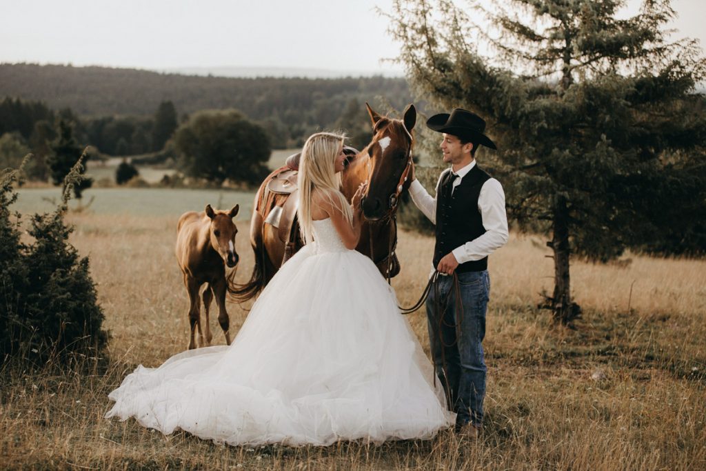 hochzeitsfotos-mit-pferden-hochzeitsfotograf-toscana-schwarzwald-after-wedding-shooting-mit-pferden